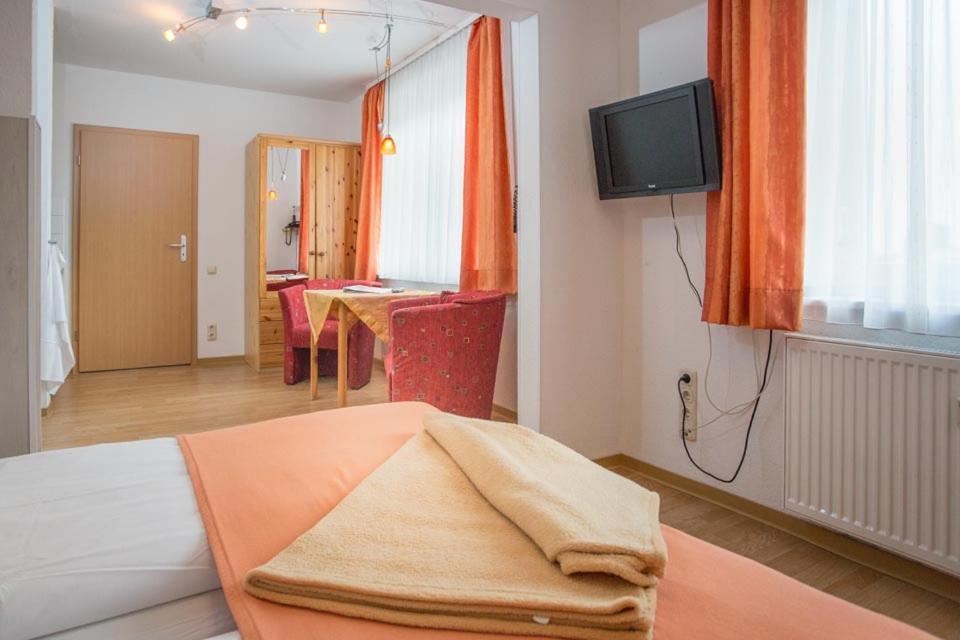 H&H Studio-Apartment Im Stadtteil Ostseeviertel Jedes Apartment Mit Kuechenzeilen - Fahrstuhl Und 24H Check In Грайфсвальд Экстерьер фото