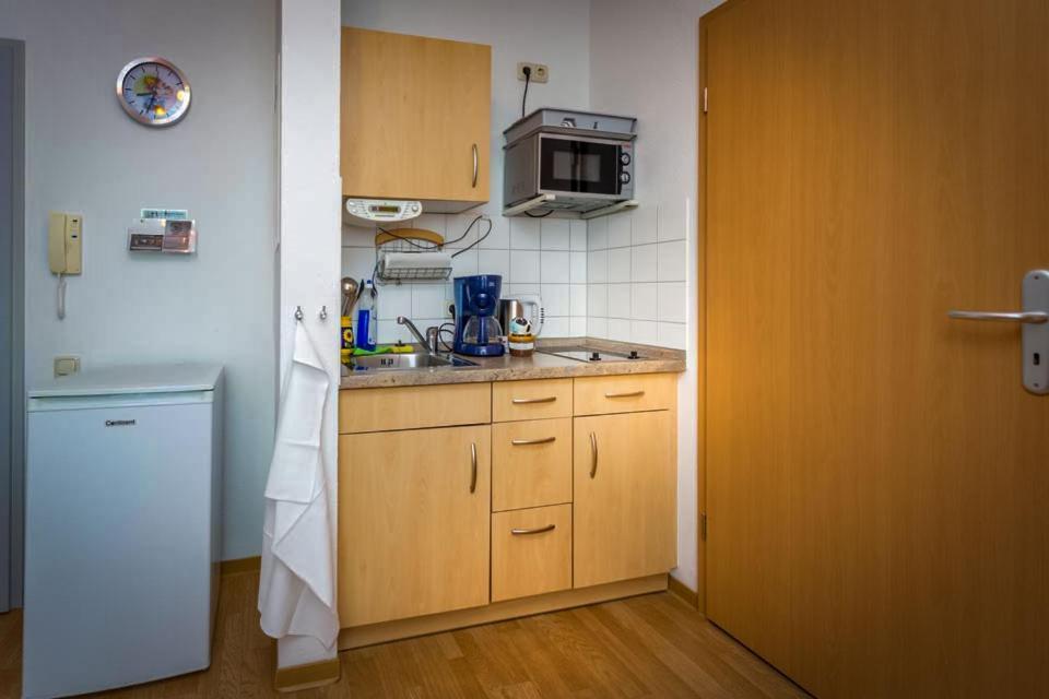 H&H Studio-Apartment Im Stadtteil Ostseeviertel Jedes Apartment Mit Kuechenzeilen - Fahrstuhl Und 24H Check In Грайфсвальд Экстерьер фото